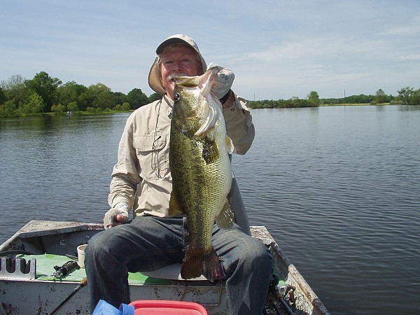 Ken Marion, Birmingham, with big bass